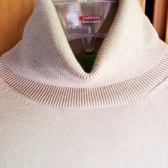 Banana Republic Women's Tan Silk Blend Cropped Turtleneck Sweater Size L - Picture 2 of 6